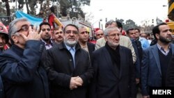 محمد سعیدی کیا، رئیس بنیاد مستضعفان، مالک ساختمان پلاسکو، در کنار وزیر کشور