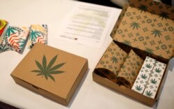 Kotak produk ganja dipajang di pameran dagang The Cannabis World Congress & Business Exposition (CWCBExpo) di New York City, New York, 30 Mei 2019. (Foto: Reuters)