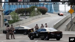 Policija blizu mesta pucnjave u Džeksonvilu, na Floridi, 26. avgust 2018.