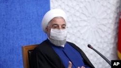 하산 로하니 이란 대통령이 지난 8일 테헤란에서 열린 회의에서 민주당 조 바이든 후보에게 2015년 핵합의 복구를 촉구했다.