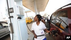 Nigéria : les prix du carburant ont plus que doublé