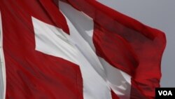 Majelis rendah parlemen Swiss telah menolak persetujuan menyerahkan daftar nama pengemplang pajak AS.