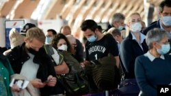 Buufata xiyyaraa Charles De Gawulee keessa namoota gara Niwu Yoorki imalan, Sadaasa 8. 2021