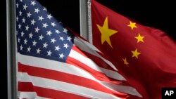Ketika pemilih Amerika Serikat (AS) bersiap-siap untuk pemilihan paruh waktu, bulan depan, kandidat dari kedua partai menjanjikan kebijakan keras terhadap China dengan harapan bisa merayu pemilih. (Foto: AP)