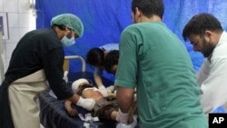 塔利班4月13日在阿富汗北部城市昆都士与政府军发生冲突，导致人员伤亡。