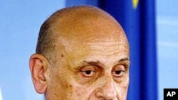 Egyptian Foreign Minister Ahmed Maher briefs members of the media (File Photo)