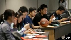 AQShda 1 milliondan ortiq xorijiy talabalar ta’lim oladi. Shuning uchdan biri Xitoy fuqarolaridir.