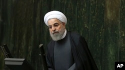 ប្រធានាធិបតី​អ៊ីរ៉ង់​លោក​ Hassan Rouhani ​ថ្លែង​ទៅ​កាន់​សមាជិក​សភា​នៅ​ក្រុង​តេរ៉ង់ កាល​ពី​ថ្ងៃ​ទី១៧ ខែ​មករា ឆ្នាំ​២០១៦។