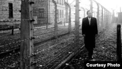 반기문 유엔 사무총장이 19일 2차 세계대전 당시 독일 나치 정권이 폴란드에서 운용했던 아우슈비츠-비르케나우 강제수용소를 방문했다. 사진=유엔 제공.