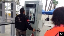 Kamera za verifikaciju identiteta na granici između SAD i Meksika