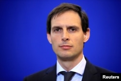 FILE PHOTO: Dutch Finance Minister Wopke Hoekstra attends a joint news conference with French Finance Minister Bruno Le Maire at the Bercy Finance Ministry in Paris, France, March 1, 2019. REUTERS/Gonzalo Fuentes/File Photo