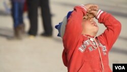 Arxiv fotosu - Mosul yaxınlığındakı düşərdəgə qalan uşaqların çoxu lazımi tibbi xidmətləri ala bilmir, 10 yanvar, 2017.