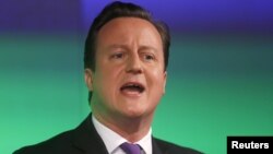 Britain's Prime Minister David Cameron delivers a speech on the European Union and Britain's role within it, in central London January 23, 2013.