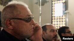 L'acteur egyptien Mahmoud Abdel Aziz lors d'un enterrement au Caire, le 28 juillet 2008.