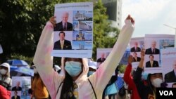 រូបឯកសារ៖ បុគ្គលិក​ក្រុមហ៊ុន​ណាហ្គាវើលដ៍ បន្ត​ធ្វើ​កូដកម្ម​ទាមទារ​ឲ្យ​ដោះ​លែង​សហជីព​របស់​ខ្លួន និង​ទាមទារ​ឲ្យ​ក្រុមហ៊ុន​ណាហ្គាវើលដ៍ ដោះ​ស្រាយ​វិវាទ​ការងារ​ទៅ​តាម​ច្បាប់ នៅ​ថ្ងៃ​ទី៥ ខែ​មករា ឆ្នាំ​២០២២។ (កាន់ វិច្ឆិកា/វីអូអេ)