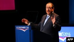 Former Arkansas Gov. Mike Huckabee officially announces his candidacy for the 2016 presidential race in Hope, Arkansas, May 5, 2015.