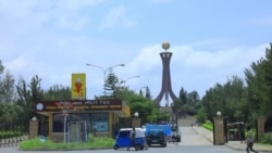 ኣብ ናይ 12 ክፍሊመልቀቂ ፈተና ዝለዓለ ውፅኢት ምስ ዘምፅኡ ተምሃሮ ቃላሚኖ 