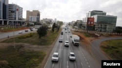 Voie express de Mombasa reliant le centre-ville de Nairobi au Kenya, 4 mars 2016.