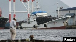 지난 2006년 10월 일본의 교토 서부 마이즈루 항에 정박해 있는 북한 선박. (자료사진)