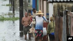 Jalanan di Batabano, Kuba tampak tergenang banjir akibat hujan lebat yang dibawa oleh badai Idalia, Selasa, 29 Agustus 2023.