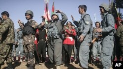 Upacara transfer keamanan dari pihak koalisi ke pasukan Afghanistan di Qalay-e-Naw, provinsi Badghis (foto: dok). 